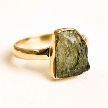 Inel argint 925 placat aur 18k cu Moldavit natural brut Marime 56-57  (EU)   8 (US) ,   Stimuleaza Evolutia Interioara si Vindecarea Energetica