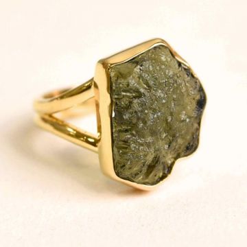 Inel argint 925 placat aur 18k cu Moldavit natural brut Marime 56-57  (EU)   8 (US) ,   Stimuleaza Evolutia Interioara si Vindecarea Energetica