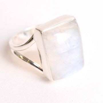 Inel din Argint 925 cu Piatra Lunii 7.07 gr Marime 57 8 ,   Echilibru emotional si intuitie amplificata