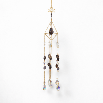 Ornament decorativ cu Ametist ,   un detaliu care aduce liniste si profunzime in spatiul tau