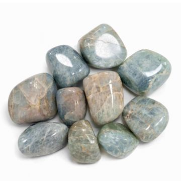 Piatra rulata de Cuart Albastru ,   liniste asezata in forme simple