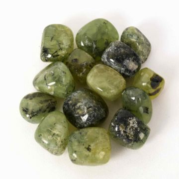 Piatra rulata de Prehnit  ,   O piatra a calmului interior si a claritatii blande