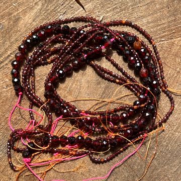 Sirag margele pietre semipretioase sfere fatetate GRANAT