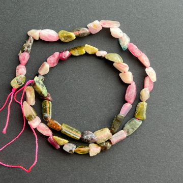 Sirag margele semipretioase pietre brute rulate TURMALINA ROZ MIX