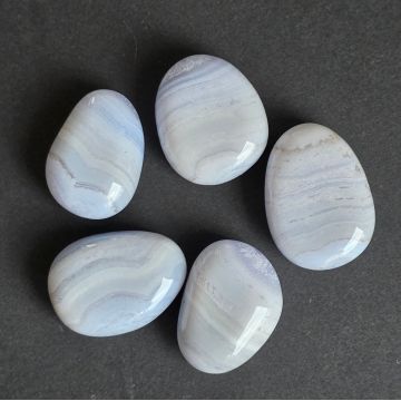 Cabochon calcedonie albastra