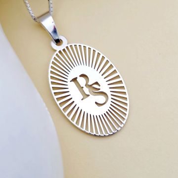 Lantisor cu medalion Oval si decupaje - initiale personalizate - Argint 925