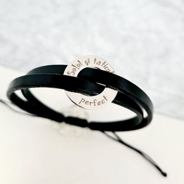 Bratara barbati - Model disc personalizat din Argint 925 impletit cu 2 straturi de piele neagra - Inchizatoare snur reglabil