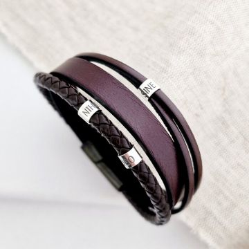 Bratara Gentleman - Model barbatesc cu piele maro - Cilindri cu gravura personalizata din Argint 925 - Inchizatoare neagra inox
