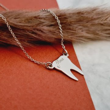 Lantisor cu Diamant Natural - Pandantiv dinte personalizat cu nume - Argint 925 Rodiat