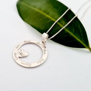 Lantisor personalizat cu Diamant Natural - Pandantiv disc cu nume si simbolul infinit al iubirii - Argint 925 Rodiat
