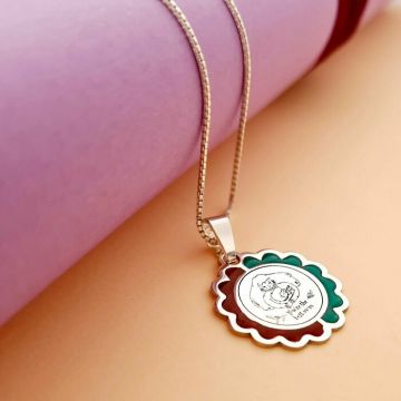 Lantisor personalizat decorat cu email - Pandantiv sub forma de floare - Gravura imbratisare mama&fiu si text - Argint 925
